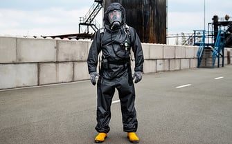 Tuta Protettiva Lion MT94 CBRN – GORE CHEMPAK, NFPA 1994/1992, Pezzo Unico, Multi-minaccia, USA