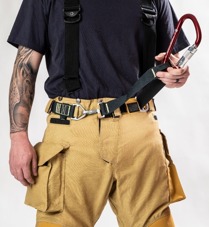 LION-CMC AeroscapeTM A-Frame Harness - 41 (front view & extended harness)-1-1-1